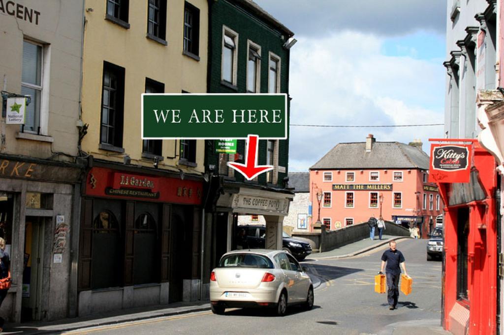 The Waterfront Townhouse Accommodation Kilkenny Exterior photo